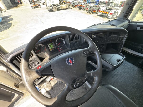 SCANIA R450 - Image 12