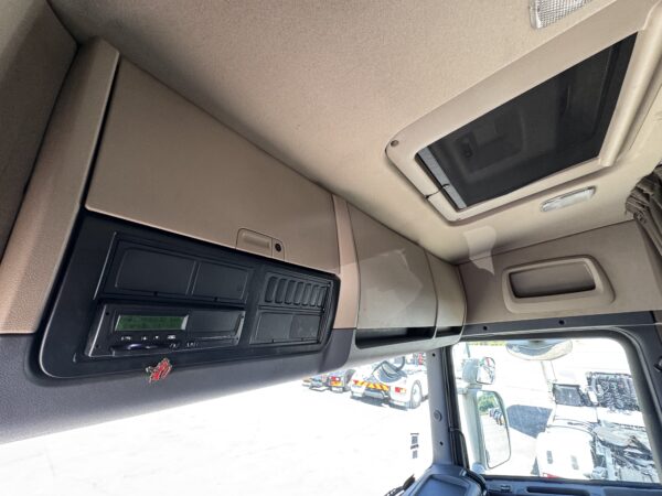 SCANIA R450 - Image 13