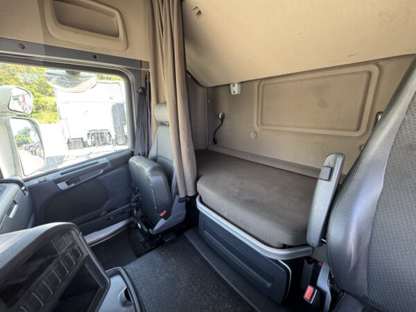 SCANIA R450 - Image 14