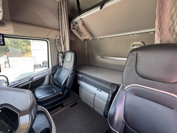 DAF XG+ 530FT - Image 18